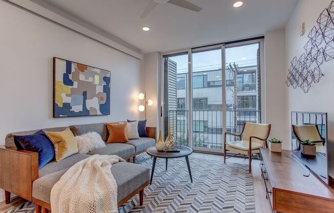 1 bed, 1 bath, 661 sqft, $1,695, Unit 307