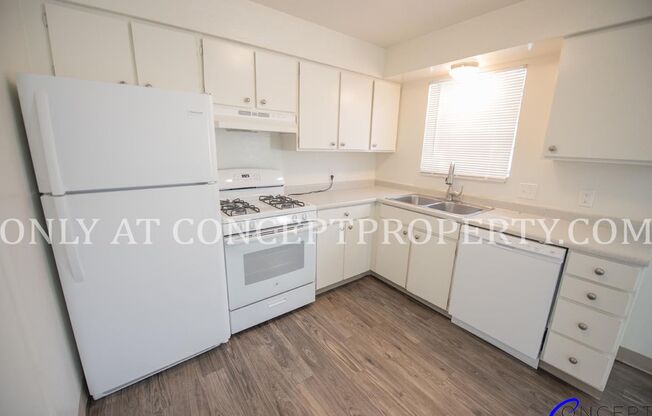 2 beds, 1.5 baths, 1,040 sqft, $1,299, Unit 03