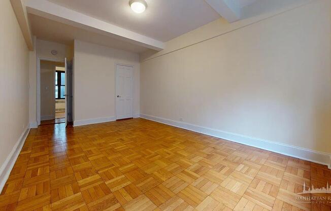 2 beds, 1 bath, $7,200, Unit 5C