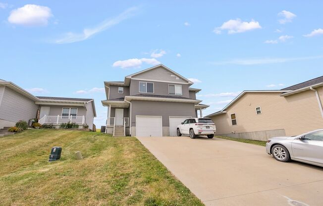 3 beds, 2.5 baths, $1,800, Unit 5739 Summerland Dr