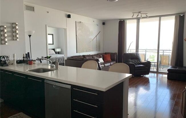 90 SW 3rd St # 4008 (A11992978)