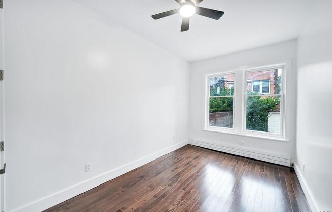 251 E 46 ST
