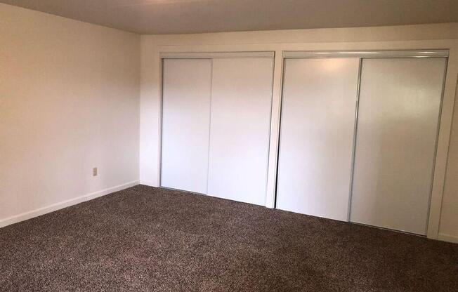 WELCOME TO EAGLE POINTE APARTMENTS