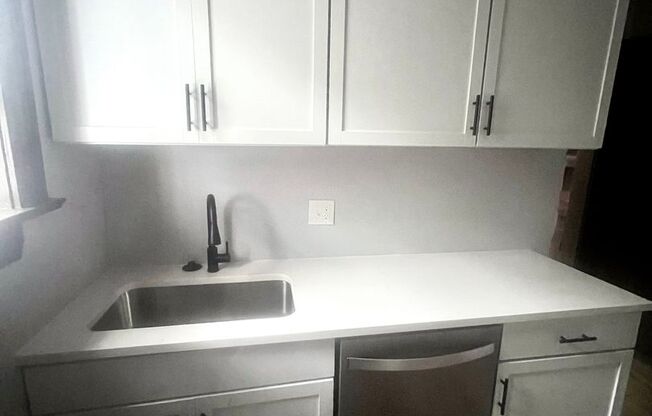 2 beds, 1 bath, $950