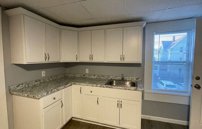Second Floor 2 Bedroom with 1 Car Off Street Parking $1800/mo in W. Manchester