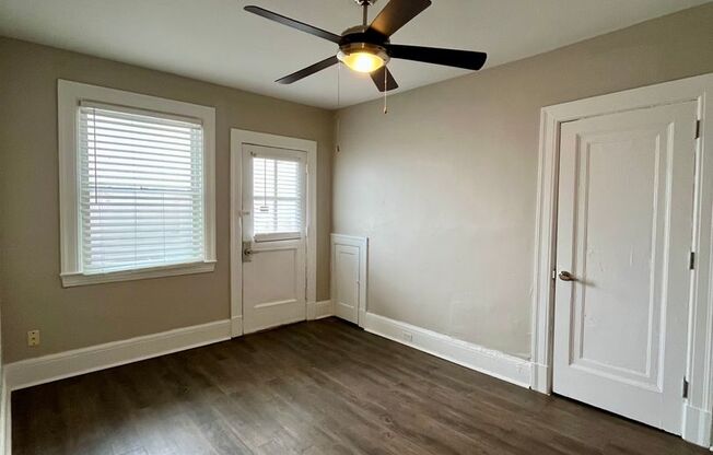 2 beds, 1 bath, 830 sqft, $1,345, Unit B8