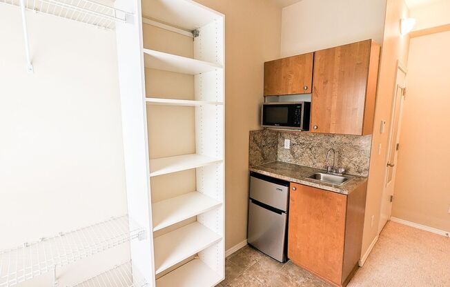 Studio, 1 bath, 137 sqft, $1,045, Unit 5A