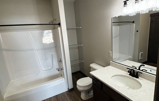 1 bed, 1 bath, 805 sqft, $1,295, Unit 701 APT 108 (Lower)