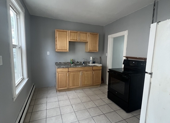 2 beds, 1 bath, 1,000 sqft, $2,500, Unit 2nd FL