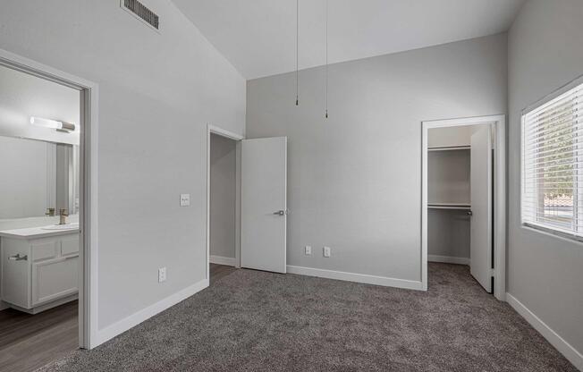 2 beds, 2 baths, 1,052 sqft, $1,605