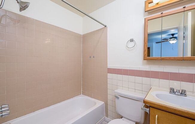Studio, 1 bath, 400 sqft, $1,150, Unit A21
