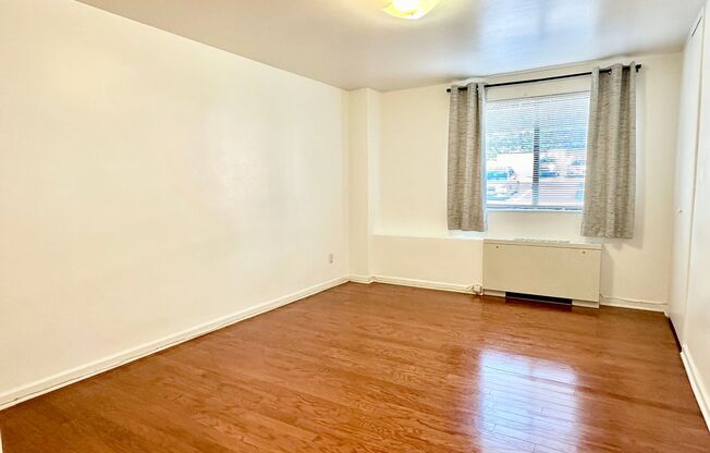 2 beds, 1 bath, $1,550, Unit Unit 212