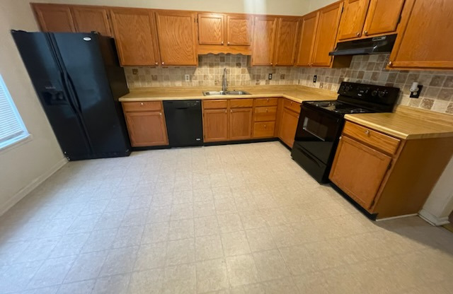 3822 MDW GRN CT