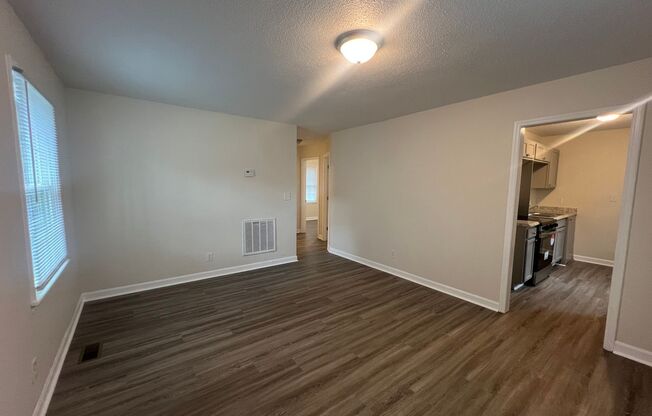 3 beds, 1 bath, $1,400