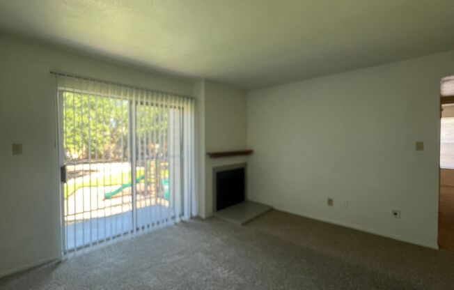 2 beds, 1 bath, 832 sqft, $1,190, Unit 708