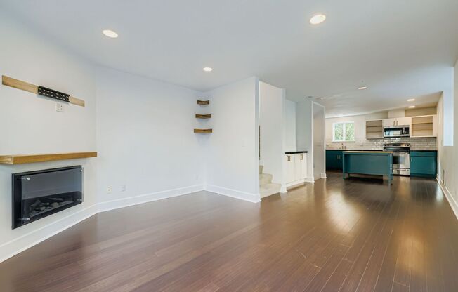 Stunning 3-Bed/1.75-Bath + Den Townhome with Hot Tub in Capitol Hill!