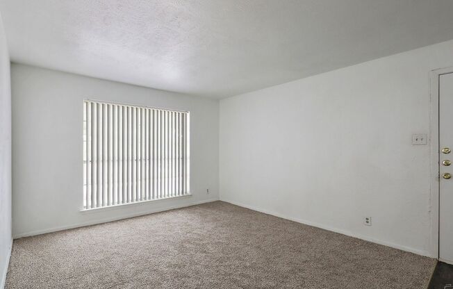 2 beds, 1.5 baths, $1,150, Unit 2053