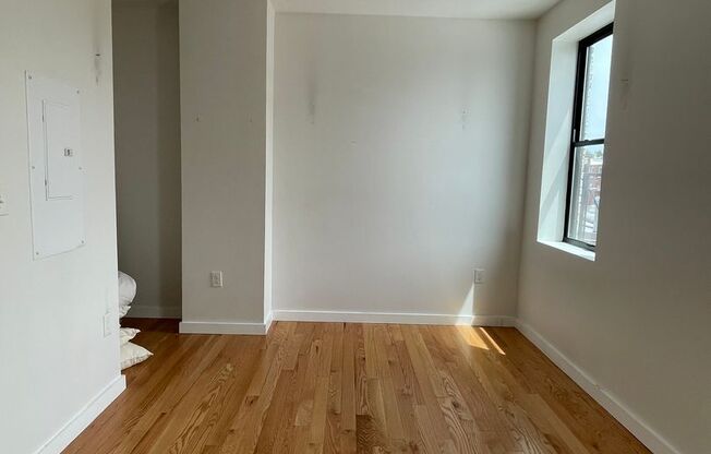 1 bed, 1 bath, 4 sqft, $1,425, Unit 3C