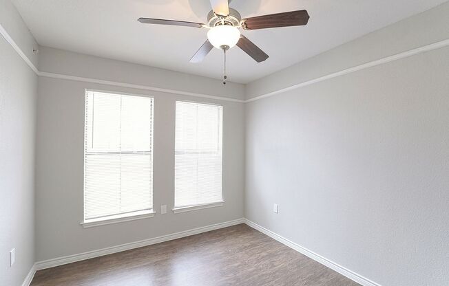1 bed, 1 bath, 715 sqft, $1,051