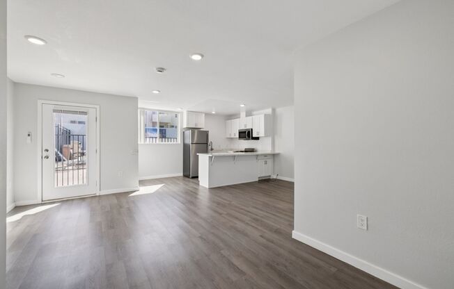 Studio, 1 bath, 645 sqft, $1,598, Unit 130
