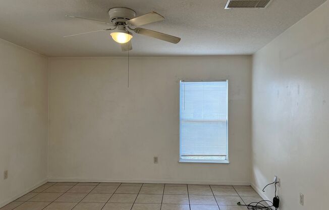 3 beds, 2 baths, $1,890, Unit OSCEOLA