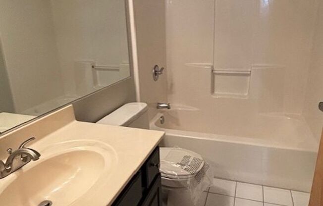 2 beds, 2 baths, 980 sqft, $1,699, Unit 630