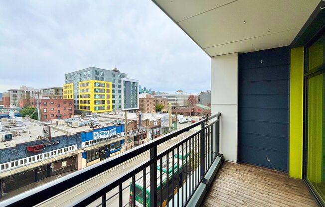 1 bed, 1 bath, 683 sqft, $1,950, Unit 310