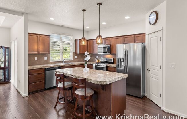 Lovely 3 BD*  2.5 BA* Single Family Home Nestled On A Quiet Cul-de-sac In The Heart Of Solano Estates Community In Hillsboro! *Charming Neighborhood/*Great Location!