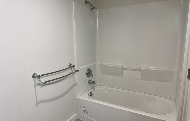 1 bed, 1 bath, 547 sqft, $3,200, Unit 402