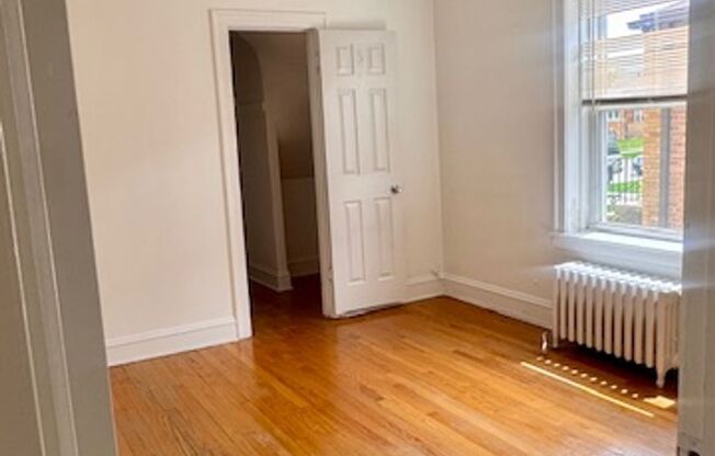 3050 N Normandy