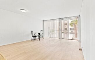 Cozy 1 Bedroom Condo by the Pool Looking for a New Tenant!