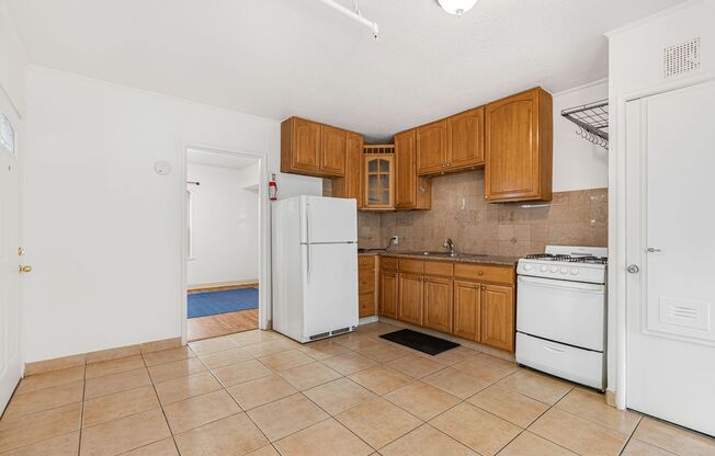 1 bed, 1 bath, $1,700, Unit 520 41st St