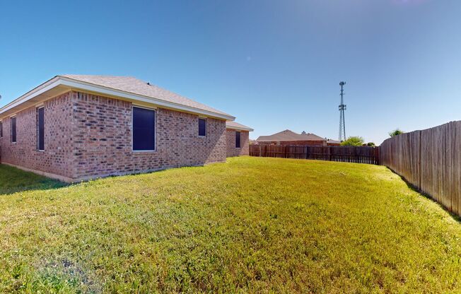 Come check out this gorgeous freshly painted 4 bedroom home by Fort Cavazos!