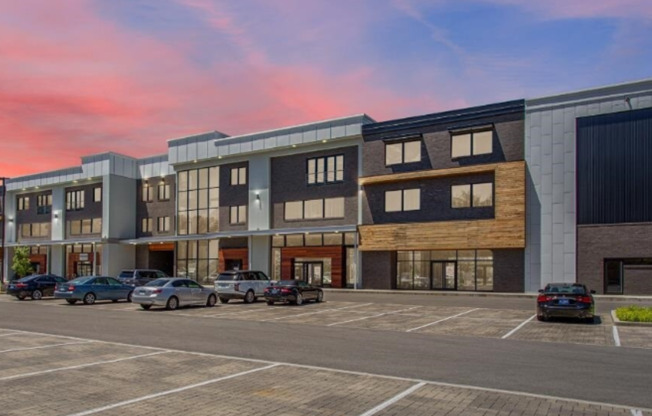 The Icon - Suite 305