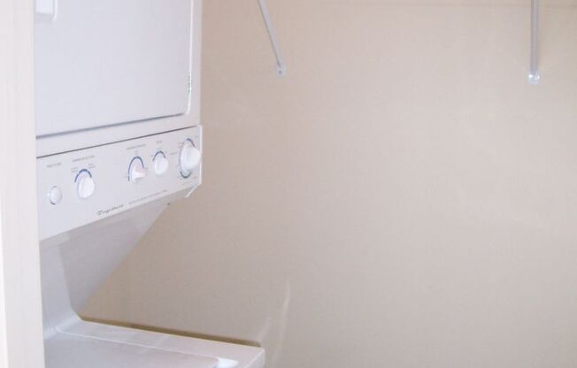 1 bed, 1 bath, $1,300, Unit APARTMENT 306
