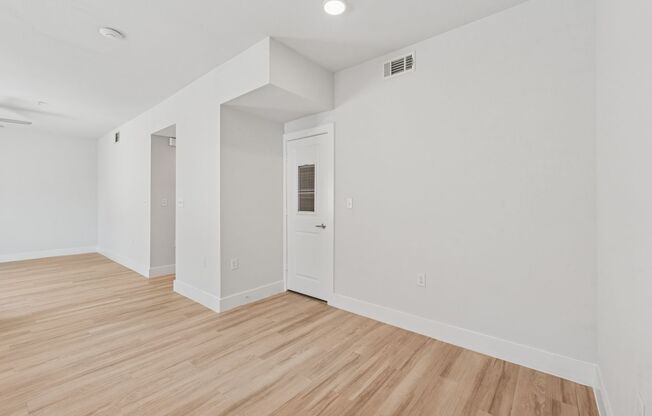 3 beds, 2 baths, 1,134 sqft, $1,630, Unit 424