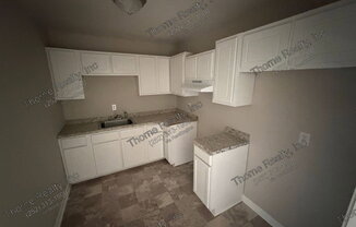 2 beds, 1 bath, $695, Unit 39