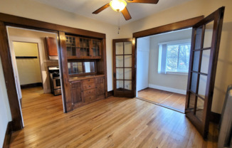 Classic Vintage apartments in Fantastic Midway location