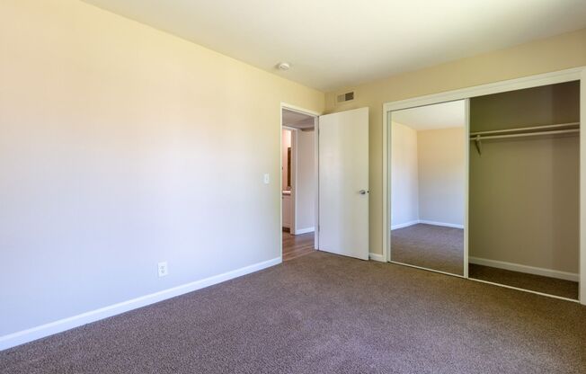 2 beds, 1 bath, 760 sqft, $1,765, Unit 244