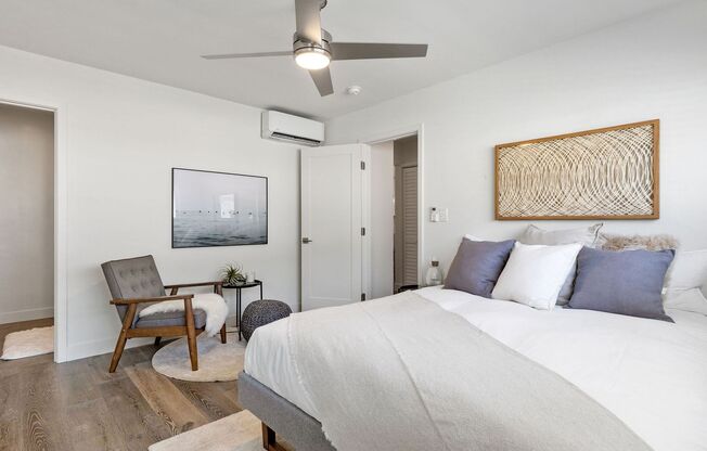 2 beds, 2 baths, 949 sqft, $3,675, Unit 6
