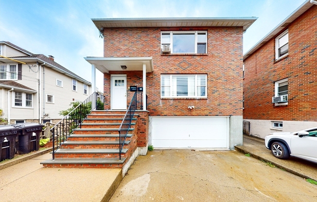 243 LEXINGTON ST