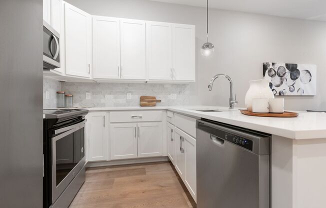 1 bed, 1 bath, $1,475, Unit 304