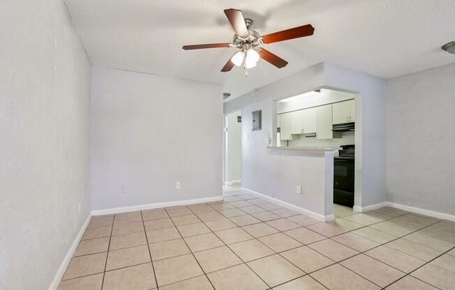 1 bed, 1 bath, 600 sqft, $1,049