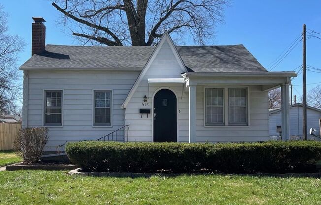 2 Bed, 1 Bath Bungalow