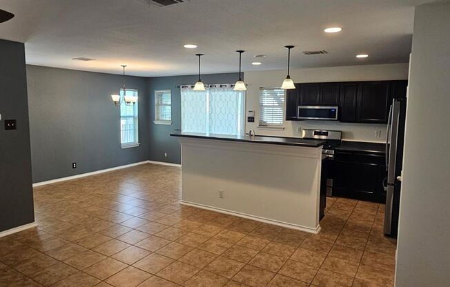 Welcome to this beautifully maintained home in Kyle’s sought-after Plum Creek community!