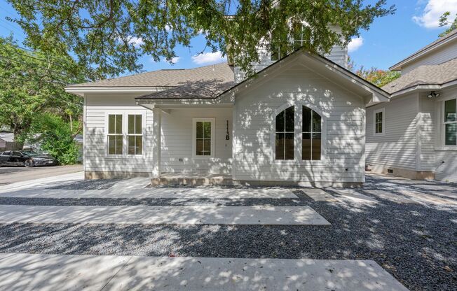 1113 West 22 1/2 Street