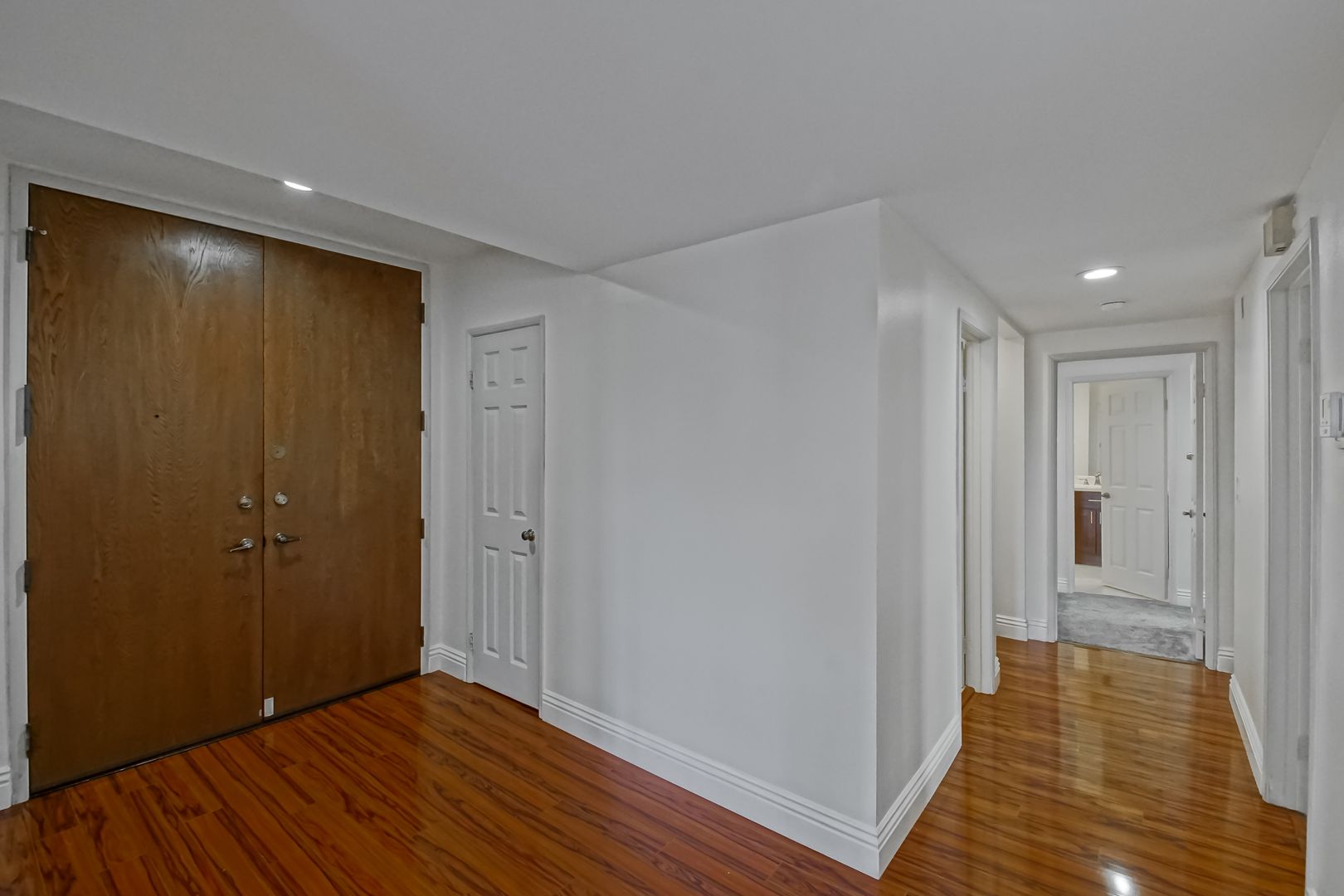 NICELY REMODELED, 2BR2.5BA, 1700 SQ FT CONDO W/ SPACIOUS BALCONY, LIVING SPACE & DUAL PRIMARY SUITES CLOSE TO SHOPPING, CENTURY CITY MALL, GYM & FREEWAY ACCESS!