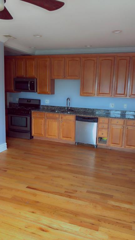 917 E 78 ST