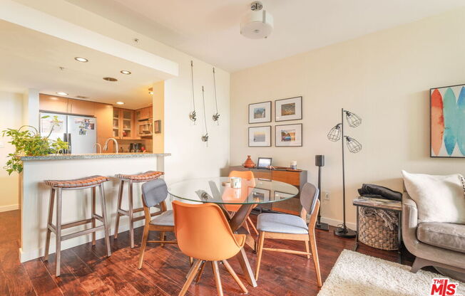 1 bed, 1 bath, 814 sqft, $4,250, Unit 415