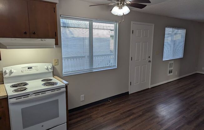 2 beds, 1 bath, 780 sqft, $1,325, Unit 1620